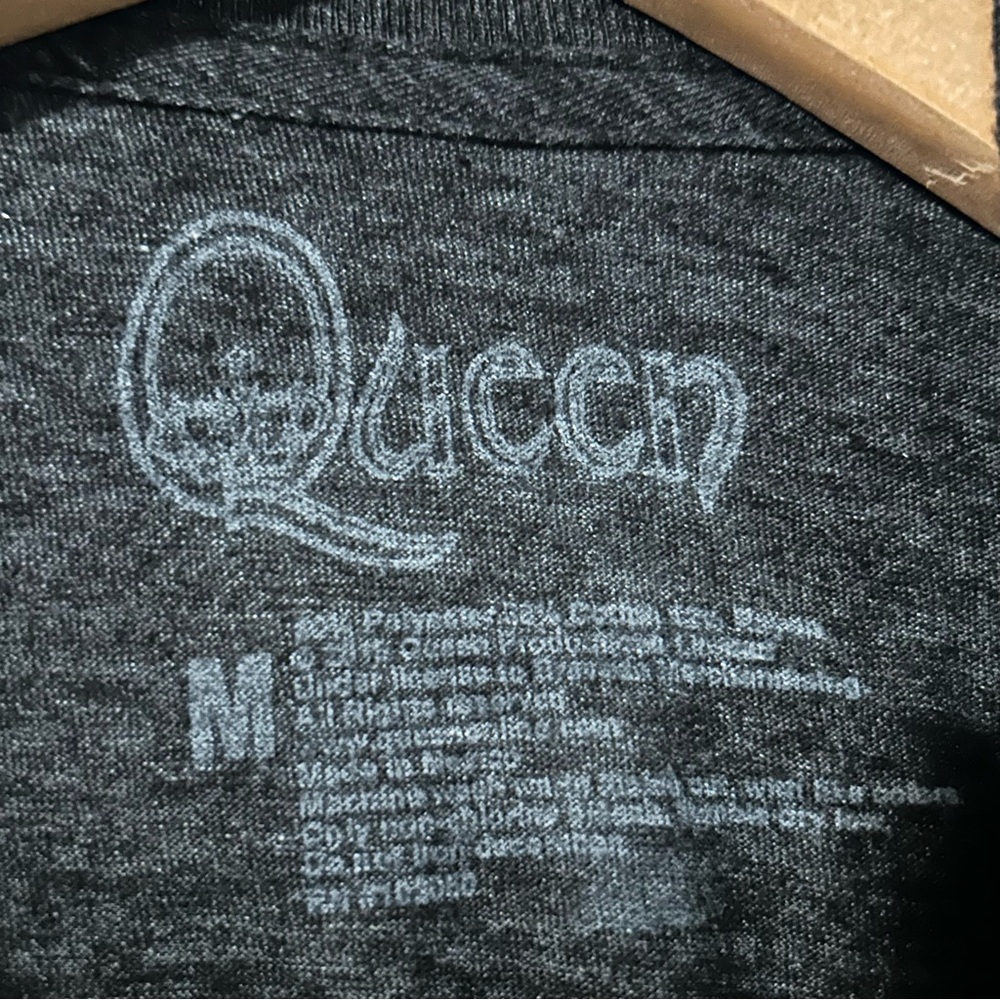 QUEEN Band Tee NWOT - Picture 3 of 3